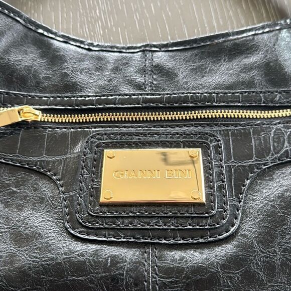 Gianni Bini Hobo Purse Black Faux Leather Gold-Tone Handbag Magnetic Closure EUC - Picture 12 of 14